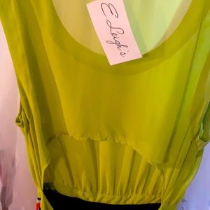 Great color scheme, versatile, long dress